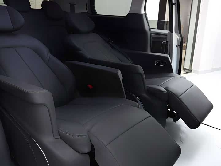 Фото 19 - Buick GL8 ES