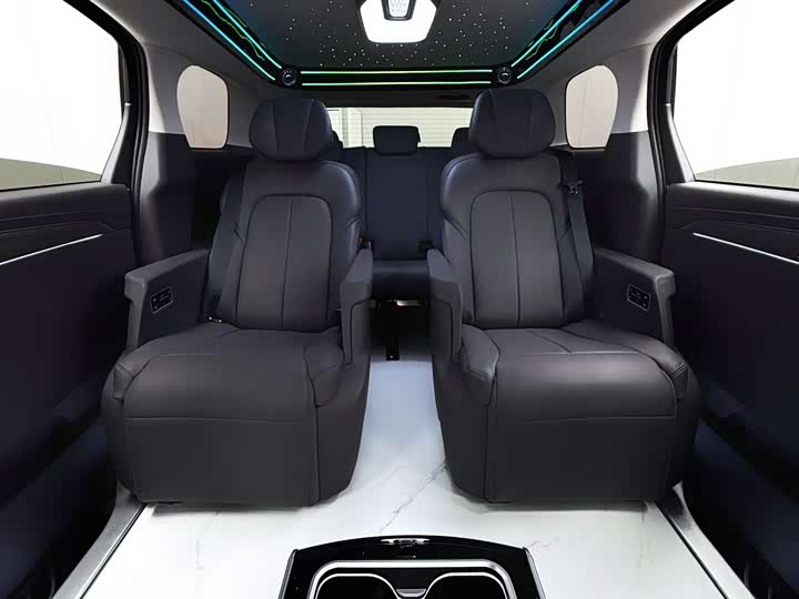 Фото 20 - Buick GL8 ES