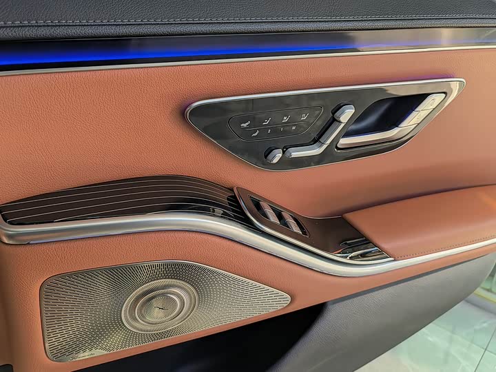 Фото 12 - Mercedes-Benz S-Class