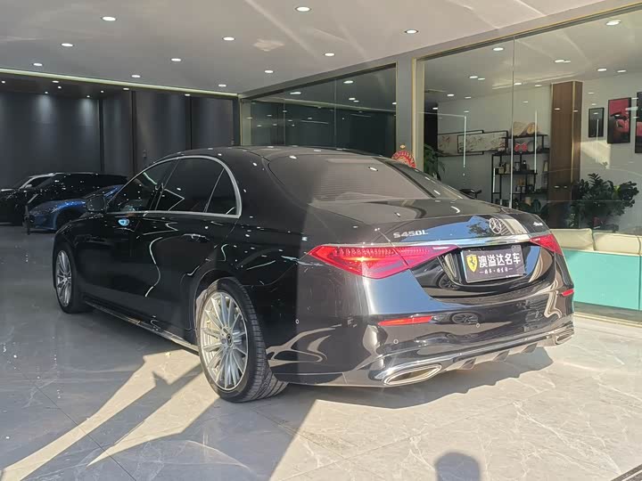 Фото 17 - Mercedes-Benz S-Class