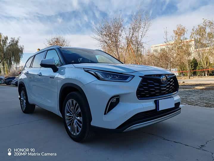 Фото 2 - Toyota Highlander