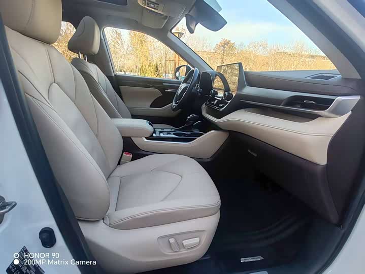 Фото 7 - Toyota Highlander