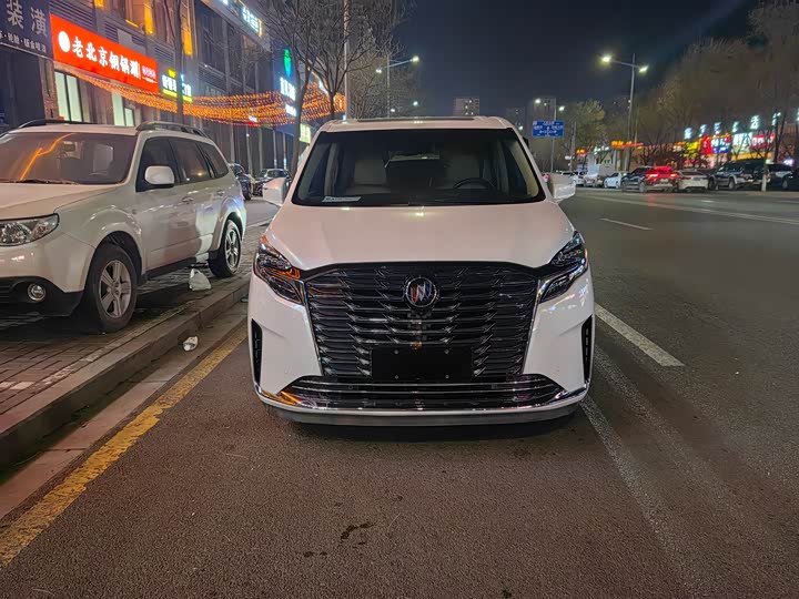 Фото 2 - Buick GL8 ES