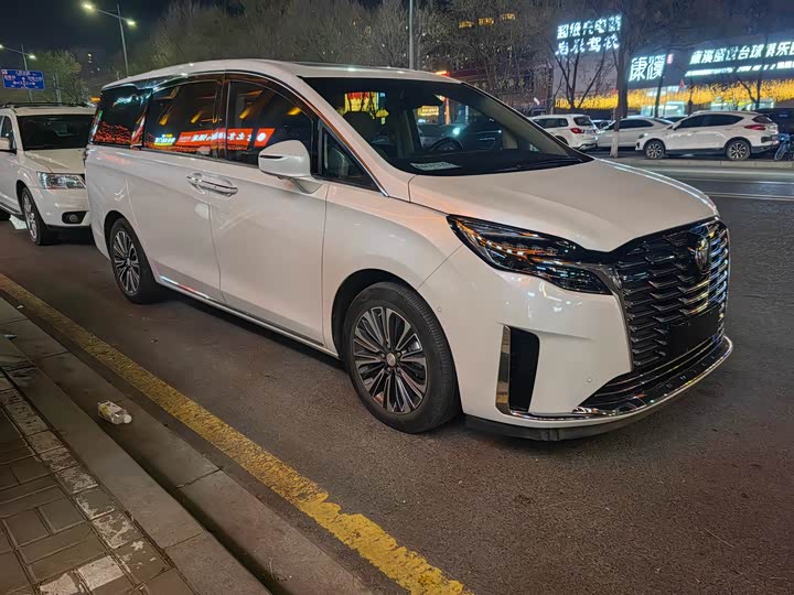 Фото 3 - Buick GL8 ES