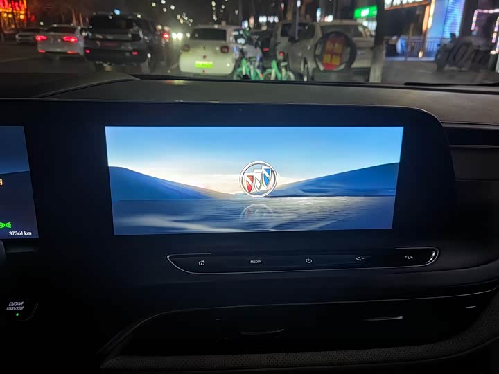 Фото 5 - Buick GL8 ES