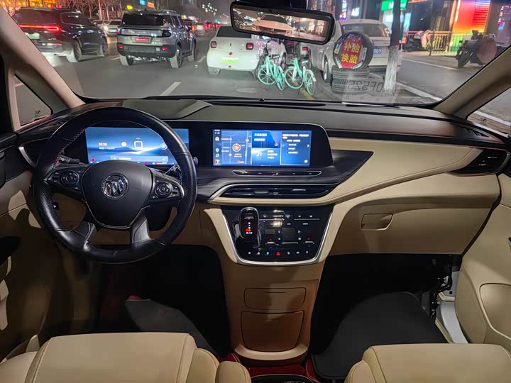 Фото 9 - Buick GL8 ES