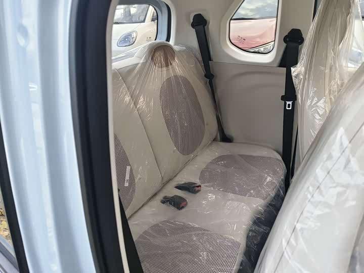 Фото 9 - Bestune Pony