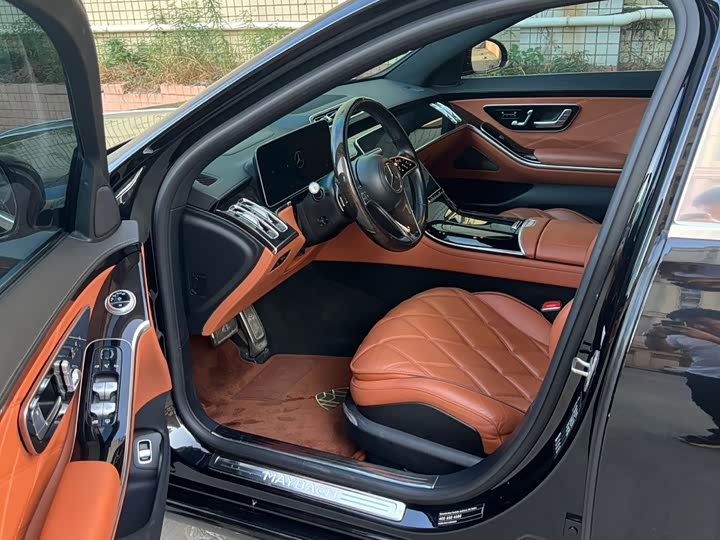 Фото 4 - Mercedes-Benz Maybach S-Class