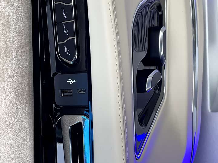 Фото 17 - Toyota Sienna