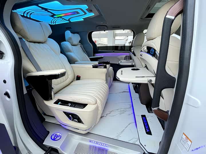 Фото 26 - Toyota Sienna