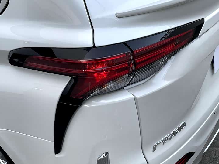 Фото 7 - Toyota Sienna