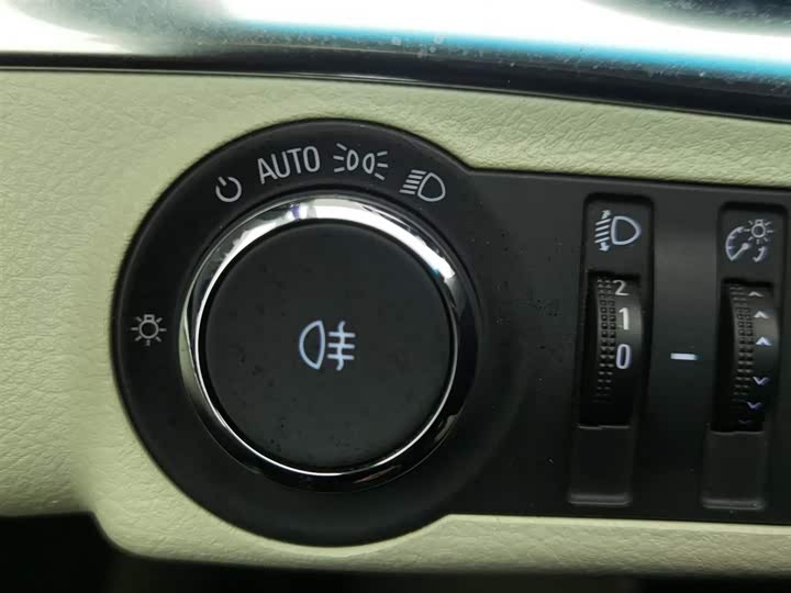 Фото 21 - Buick GL8 ES