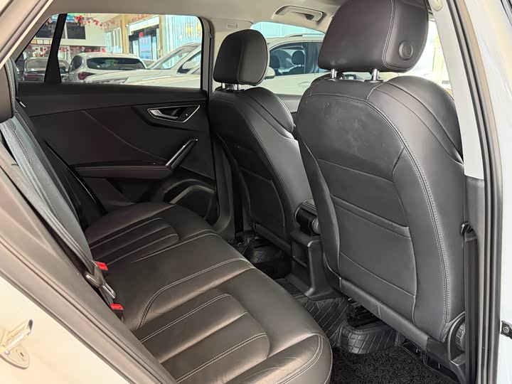 Фото 13 - Audi Q2L