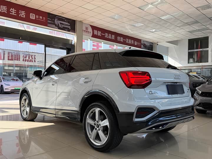 Фото 18 - Audi Q2L