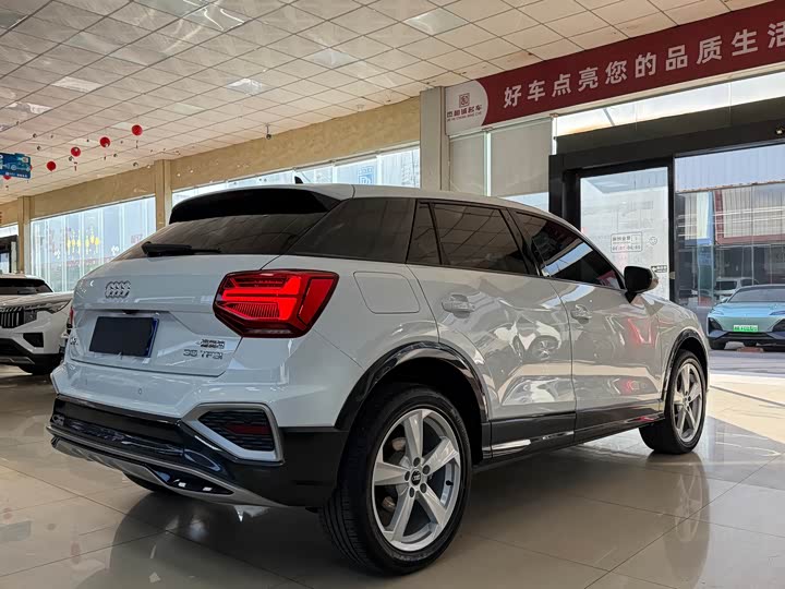 Фото 20 - Audi Q2L