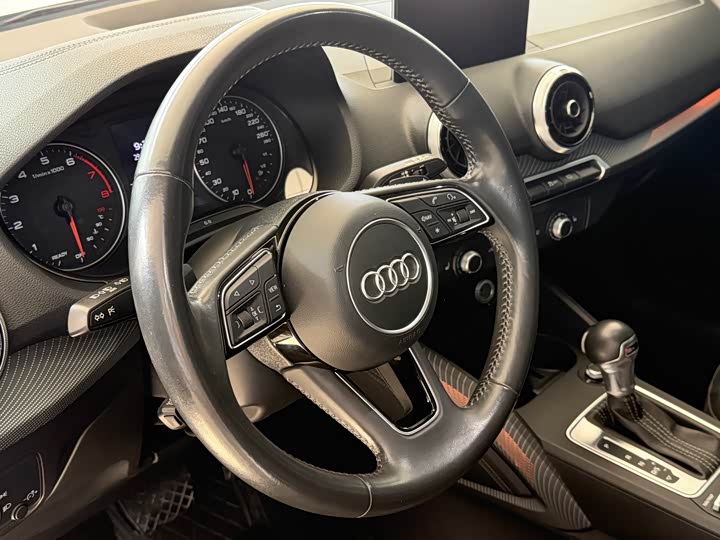 Фото 6 - Audi Q2L