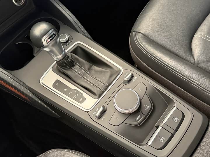 Фото 7 - Audi Q2L