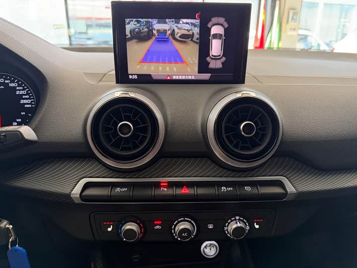 Фото 9 - Audi Q2L