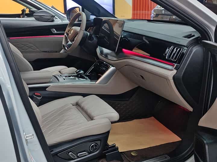 Фото 2 - BYD Tang Hybrid/EV