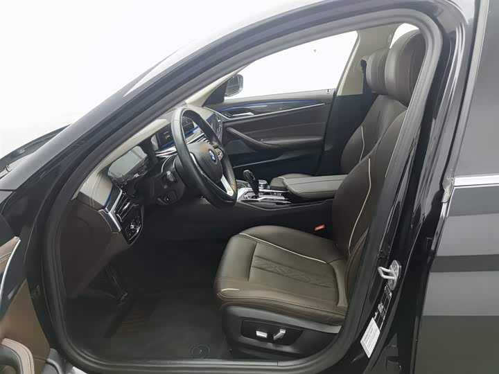 Фото 10 - BMW 5 Series