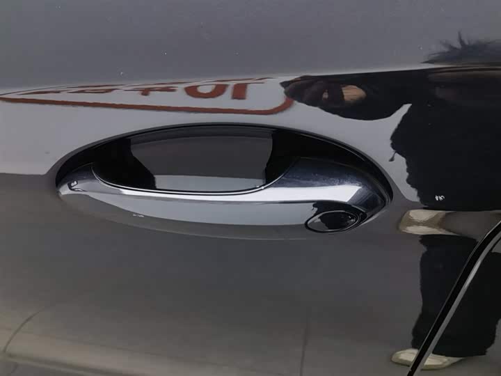 Фото 18 - BMW 5 Series