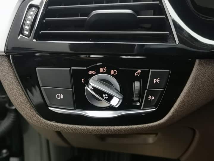 Фото 21 - BMW 5 Series