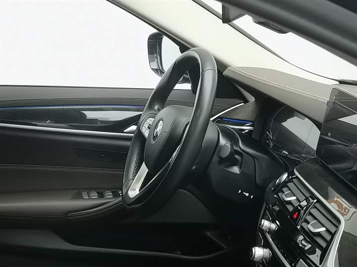 Фото 22 - BMW 5 Series