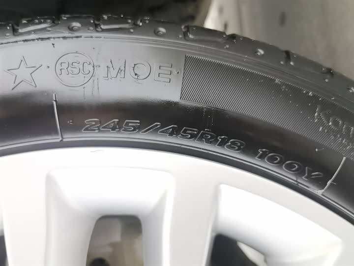 Фото 24 - BMW 5 Series