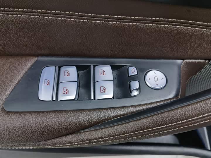 Фото 9 - BMW 5 Series