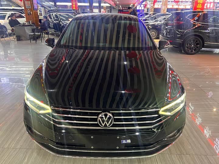 Фото 1 - Volkswagen Magotan