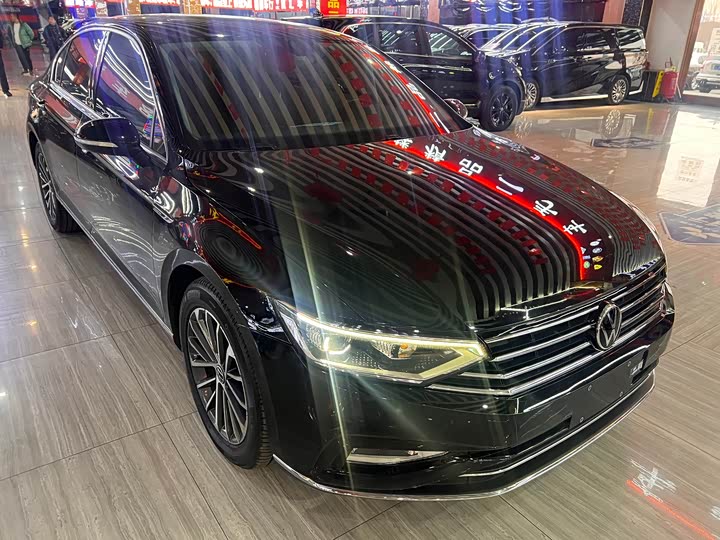 Фото 5 - Volkswagen Magotan