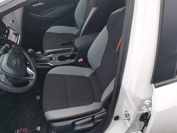 Фото 15 - Toyota Corolla