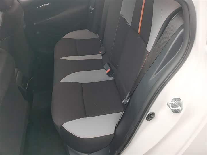 Фото 17 - Toyota Corolla