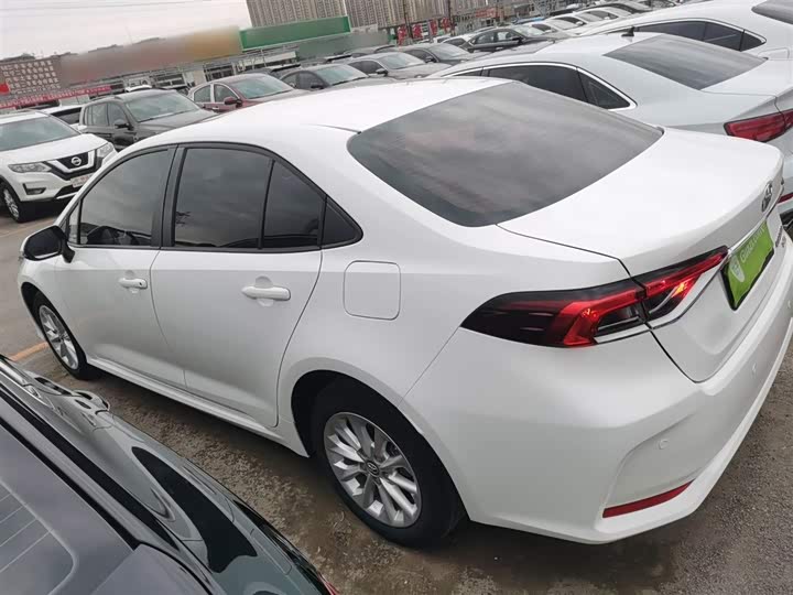 Фото 5 - Toyota Corolla