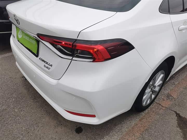 Фото 8 - Toyota Corolla