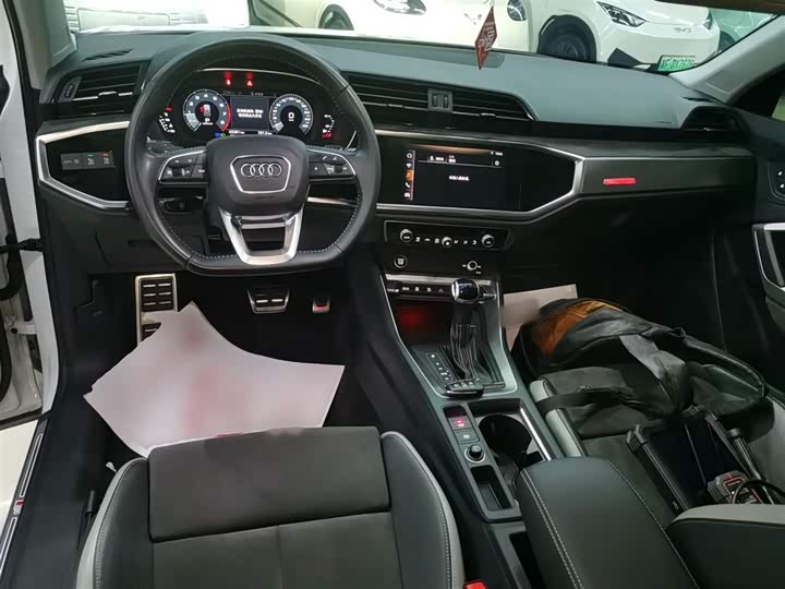 Фото 10 - Audi Q3