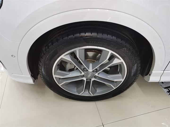 Фото 23 - Audi Q3