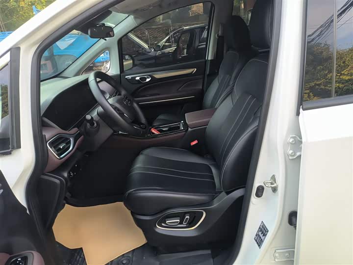 Фото 14 - GAC Trumpchi M6