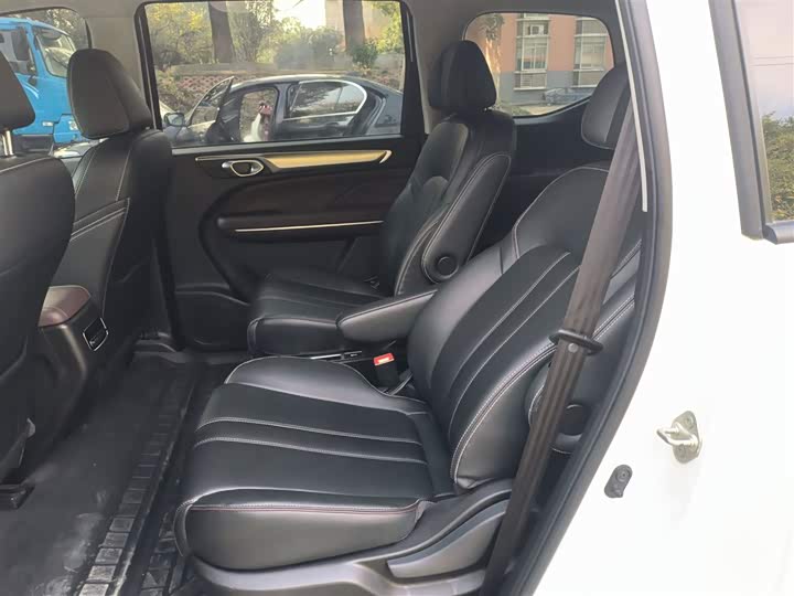 Фото 16 - GAC Trumpchi M6