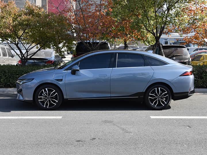 Фото 2 - XPeng P5