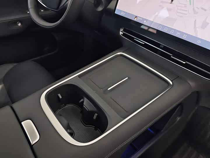 Фото 10 - XPeng G6