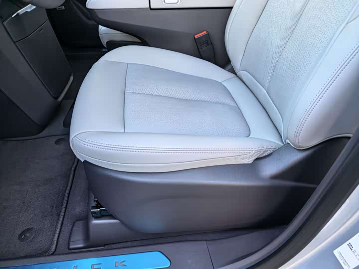 Фото 12 - Buick GL8 ES