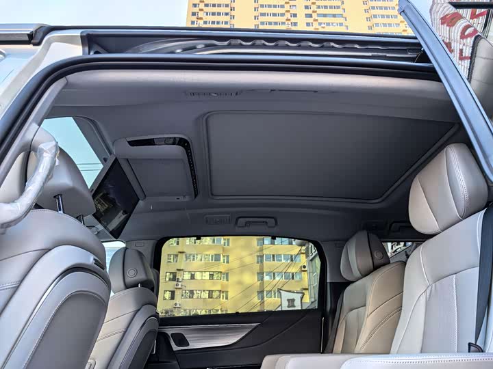 Фото 24 - Buick GL8 ES