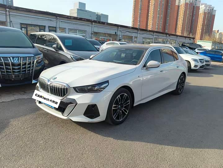 Фото 1 - BMW 5 Series