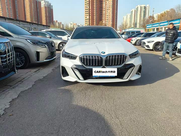 Фото 2 - BMW 5 Series