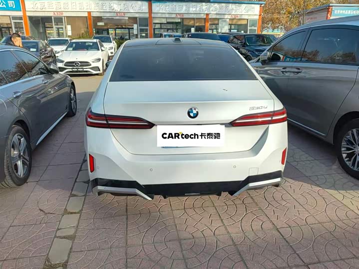 Фото 9 - BMW 5 Series