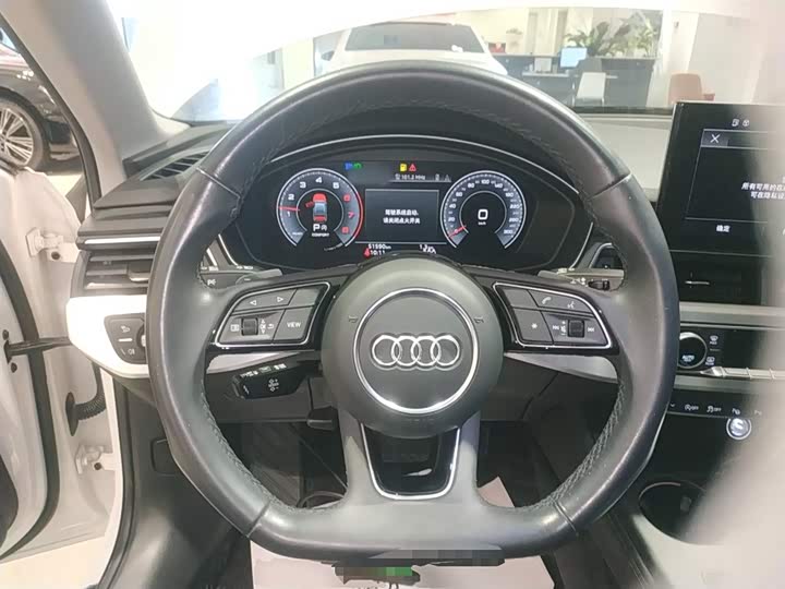 Фото 11 - Audi A4L