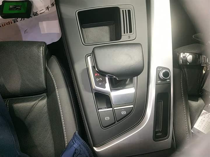 Фото 14 - Audi A4L