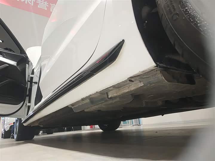 Фото 22 - Audi A4L