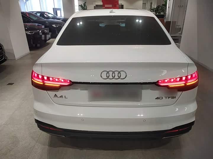 Фото 6 - Audi A4L